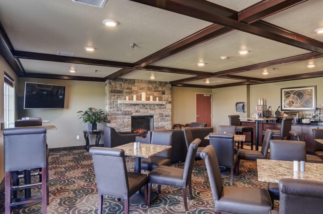 Cobblestone Inn And Suites - Eaton Zewnętrze zdjęcie